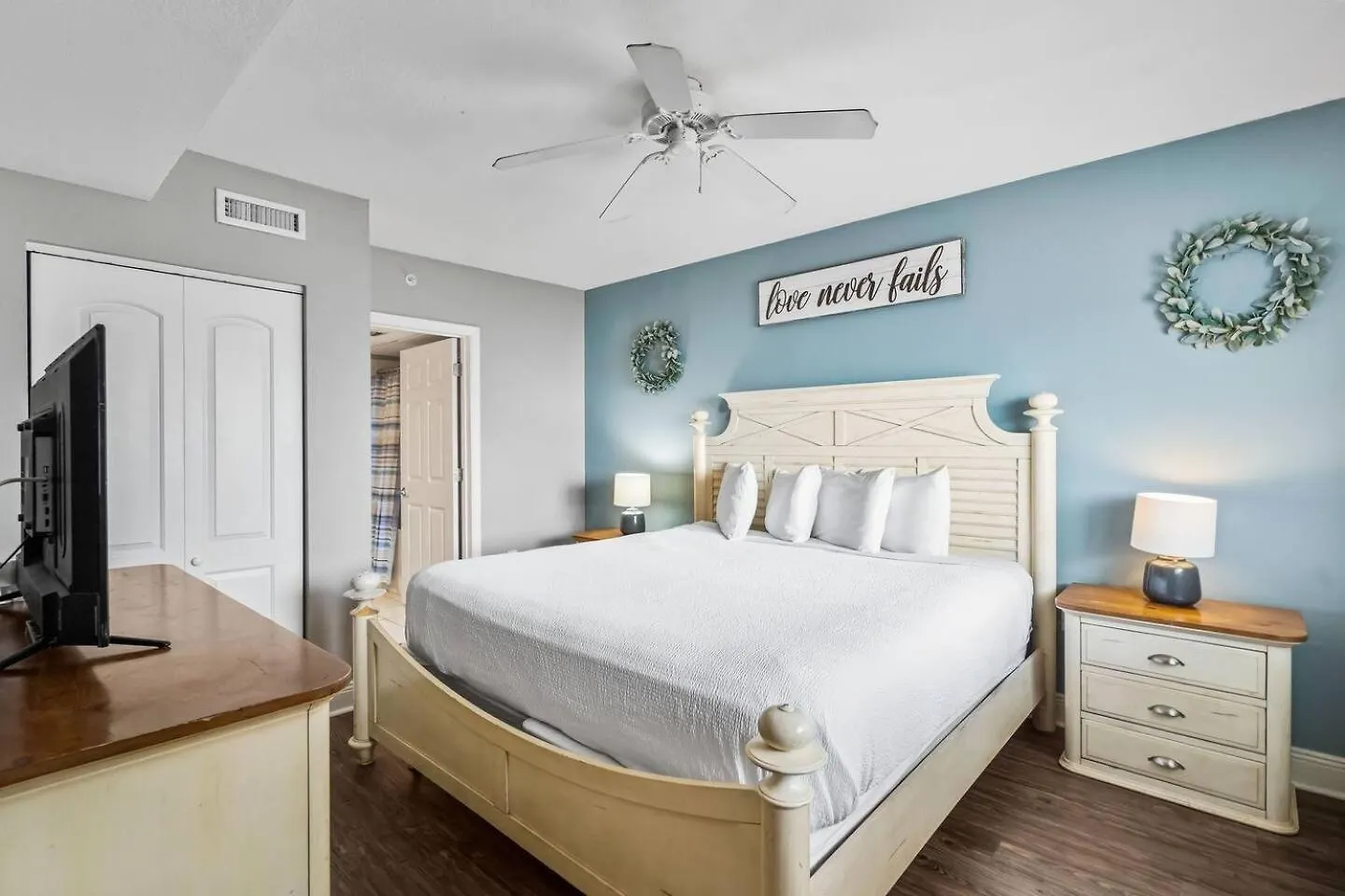 Emerald Beach Resort 1133 - Beachfront With Breathtaking Views By Beach Haven Vacation Rentals Panama City Beach